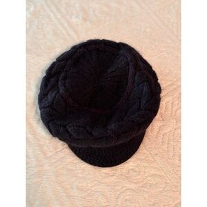 Black Knitted Winter Hat Beanie Cap Brimmed Fuzzy Lined Warm Cozy
